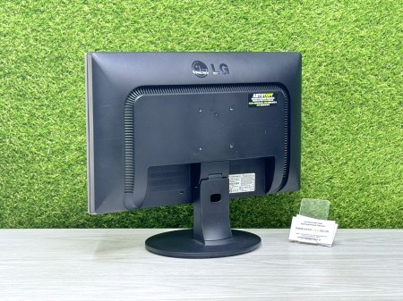 LG Flatron W2246 3